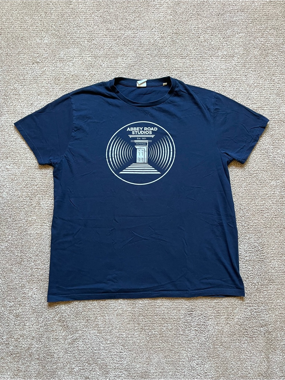 VTG 00’s / Y2K Abbey Road Studios Navy Blue Tee